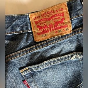 Indigo blue - excellent condition - naturally ripped - Levis